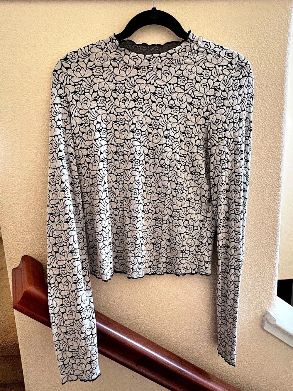 Vintage Romantic Grunge Black & White Floral Long Sleeve Lettuce Edge Top Large